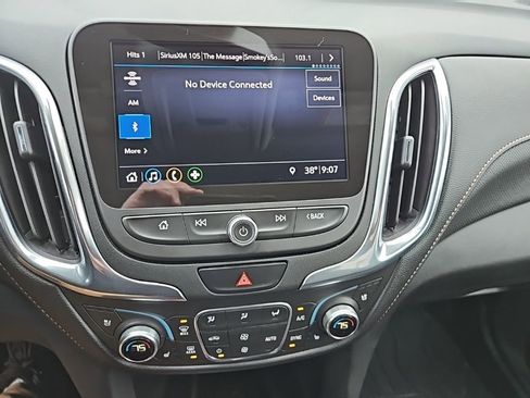 Used 2020 Chevrolet Equinox Premier AWD/4WD image 19