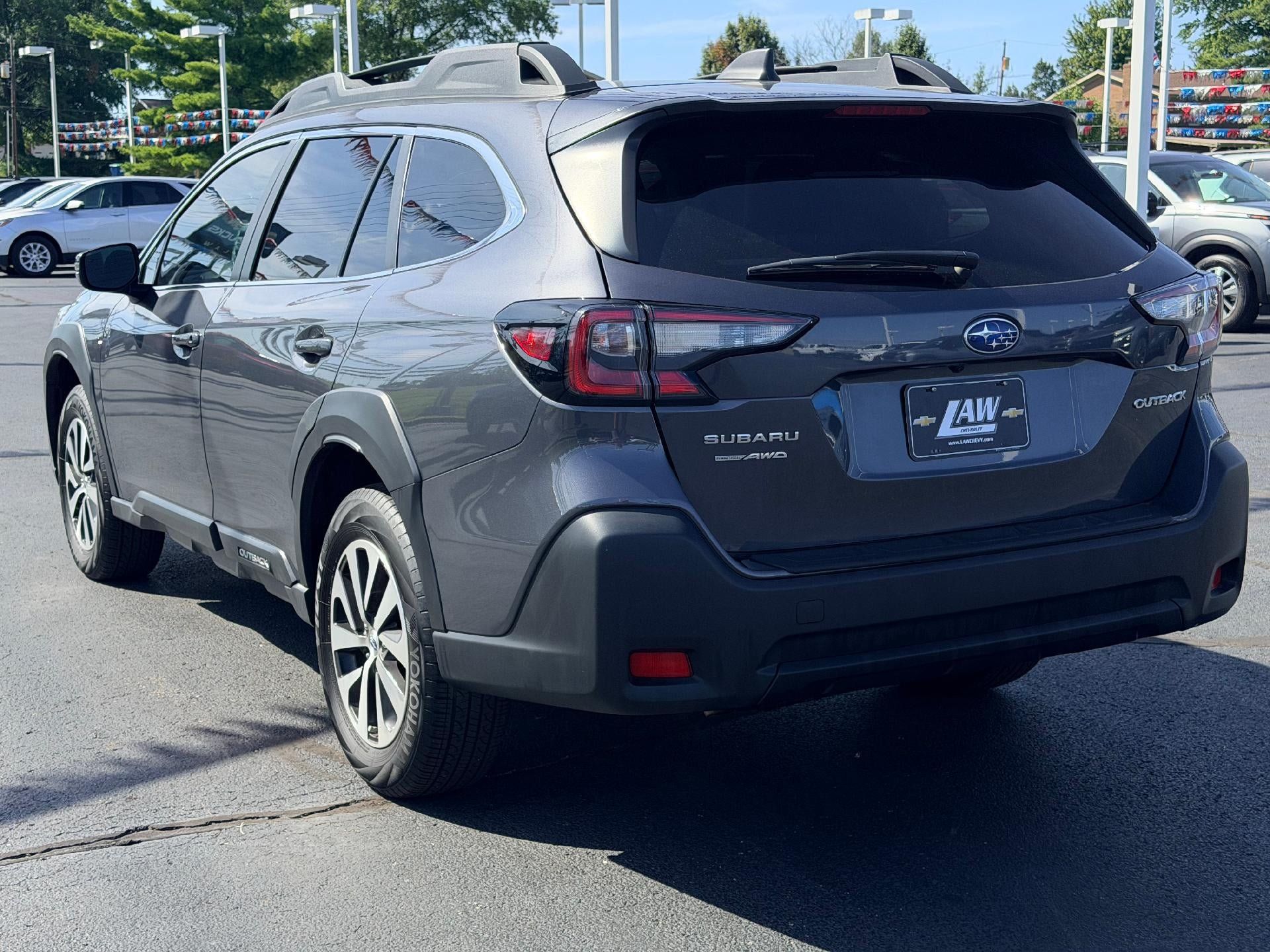 Used 2025 Subaru Outback Premium AWD/4WD image 7