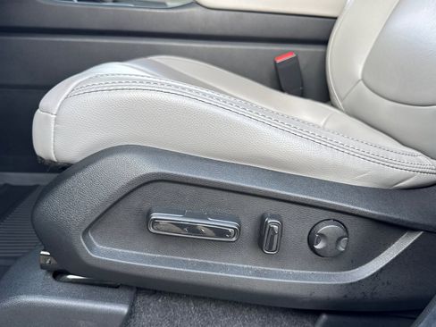 Certified 2024 Honda Pilot Touring image 14