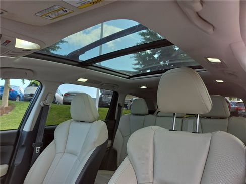 Used 2021 Subaru Ascent Limited w/ Technology Package AWD/4WD image 21