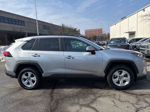 Used 2021 Toyota RAV4 XLE image 3
