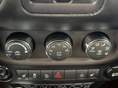 Used 2015 Jeep Wrangler Unlimited Sahara w/ Dual Top Group AWD/4WD image 23