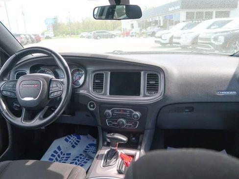Used 2023 Dodge Charger SXT RWD image 17