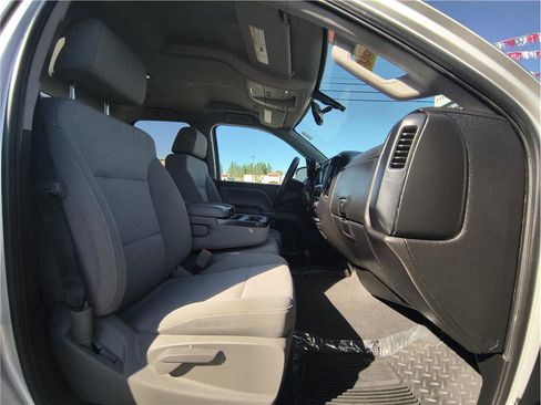 Used 2019 Chevrolet Silverado 1500 Custom w/ LPO, Essentials Package image 12