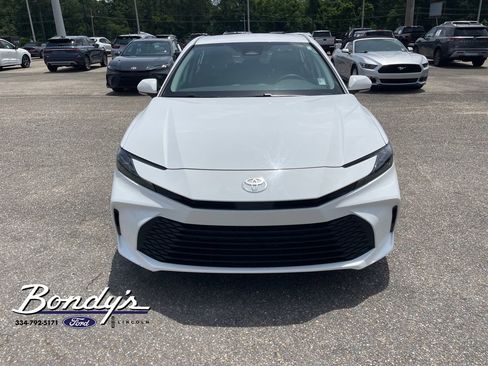 Used 2025 Toyota Camry LE FWD image 2