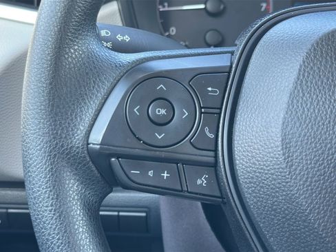 Used 2025 Toyota Corolla LE w/ Convenience Package FWD image 18