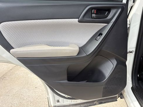 Used 2017 Subaru Forester 2.5i Premium w/ All-Weather Package image 14