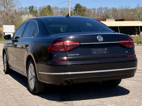 Used 2018 Volkswagen Passat 2.0T SE w/ SE Lighting Package FWD image 3