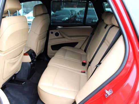 Used 2012 BMW X5 M image 19