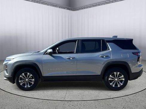Used 2025 Chevrolet Equinox LT FWD image 3
