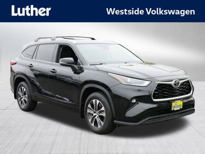 Used 2021 Toyota Highlander XLE