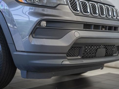 Used 2023 Jeep Compass Latitude w/ Sun and Sound Group AWD/4WD image 13