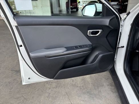 Used 2025 Kia K4 LXS FWD image 18