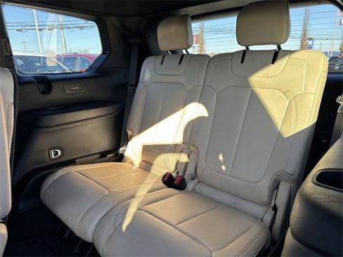 Used 2024 Jeep Grand Cherokee L Limited image 10