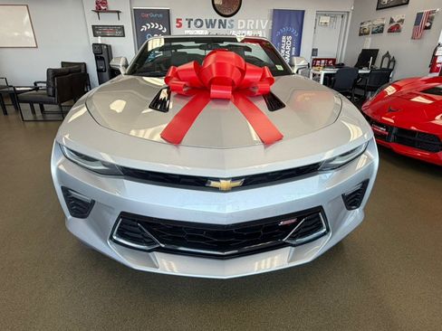 Used 2018 Chevrolet Camaro SS RWD image 4