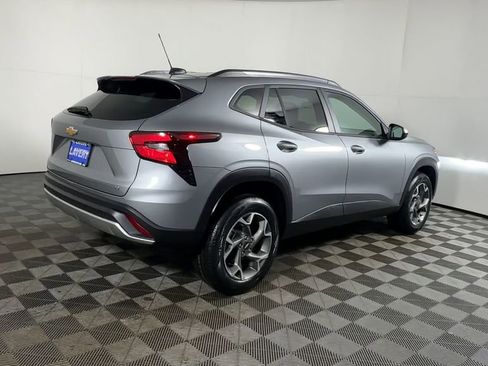 New 2026 Chevrolet Trax LT w/ LT Convenience Package image 9