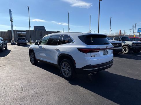 Used 2025 Buick Enclave Preferred image 5