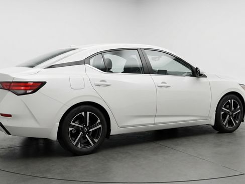 Used 2025 Nissan Sentra SV FWD image 9