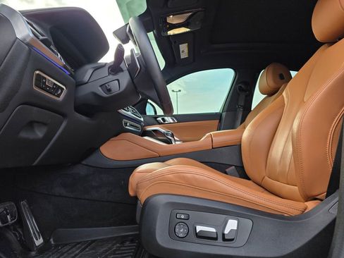 Used 2022 BMW X6 xDrive40i w/ M Sport Package image 11