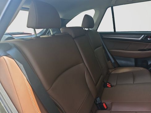 Used 2019 Subaru Outback 3.6R Touring AWD/4WD image 43