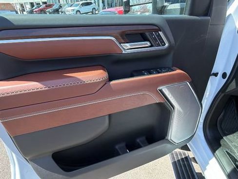 New 2026 GMC Sierra 3500 Denali Ultimate AWD/4WD image 15
