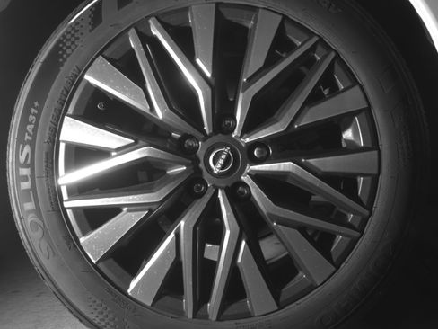 Used 2025 Nissan Altima 2.5 SV FWD image 15