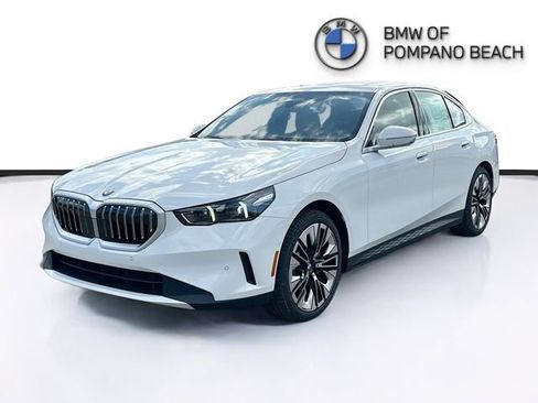 Used 2026 BMW 530i image 3