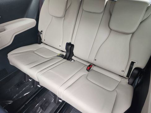 New 2026 Kia Carnival EX image 25