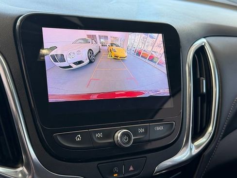 Used 2022 Chevrolet Equinox Premier FWD image 17