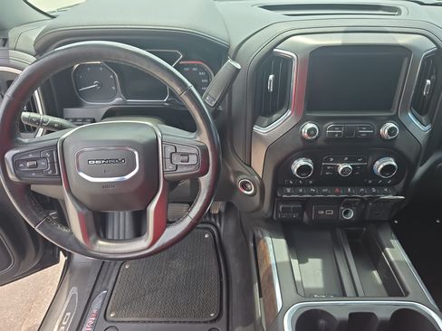 Used 2021 GMC Sierra 2500 Denali w/ Denali Black Diamond Edition AWD/4WD image 15