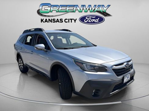 Used 2021 Subaru Outback Premium AWD/4WD image 1