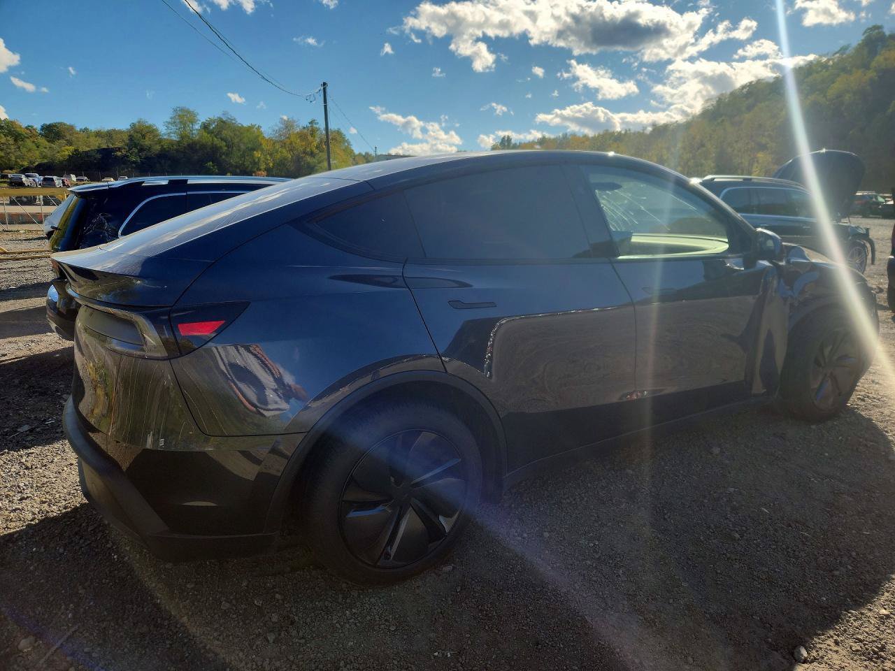 Used 2026 Tesla Model Y 2WD image 5