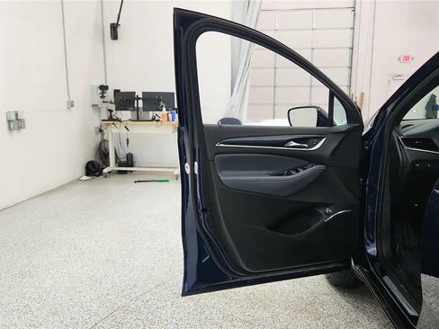 Used 2023 Buick Enclave Essence image 28