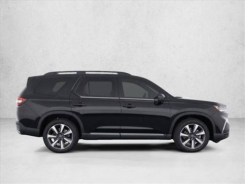 Used 2023 Honda Pilot Touring image 8