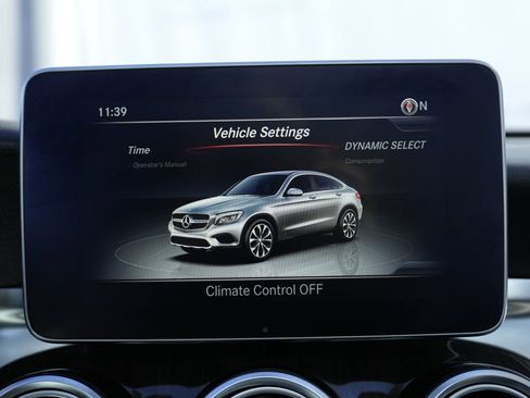 Used 2018 Mercedes-Benz GLC 300 4MATIC Coupe image 60