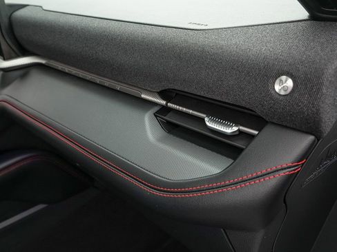 Certified 2025 Ford Explorer ST image 31