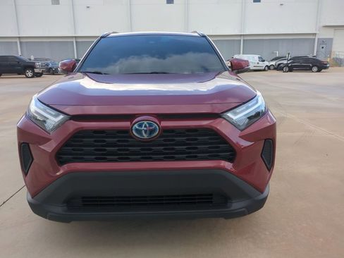 Used 2024 Toyota RAV4 XLE w/ Convenience Package image 2