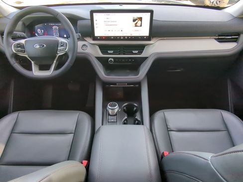 Certified 2025 Ford Explorer Active w/ Active Comfort Package image 13