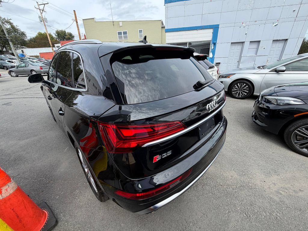 Used 2023 Audi SQ5 Premium Plus w/ Premium Plus Package AWD/4WD image 3