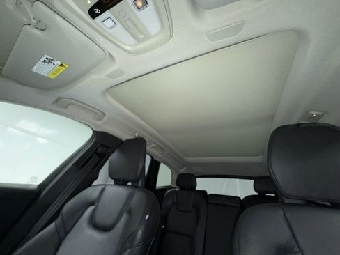 Used 2023 Volvo XC60 B5 Plus w/ Climate Package AWD/4WD image 7