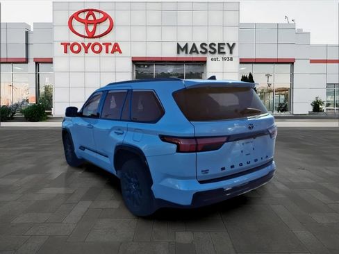 Used 2023 Toyota Sequoia Platinum image 5