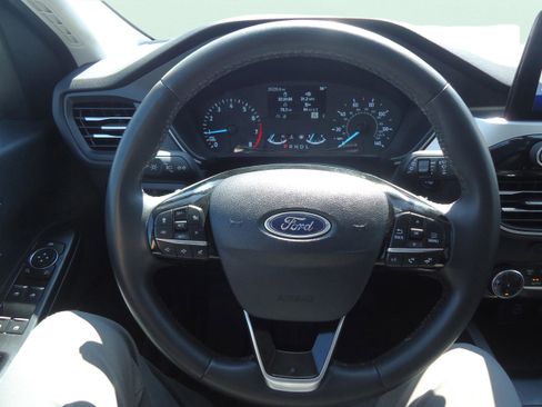 Used 2022 Ford Escape SEL image 12