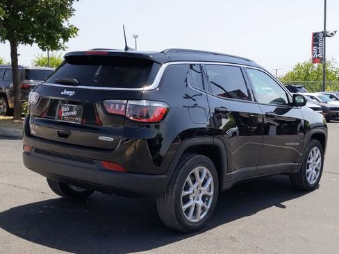 Certified 2022 Jeep Compass Latitude image 8