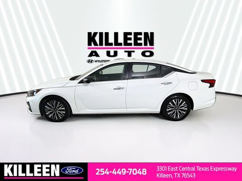 Used 2025 Nissan Altima 2.5 SV FWD image 4