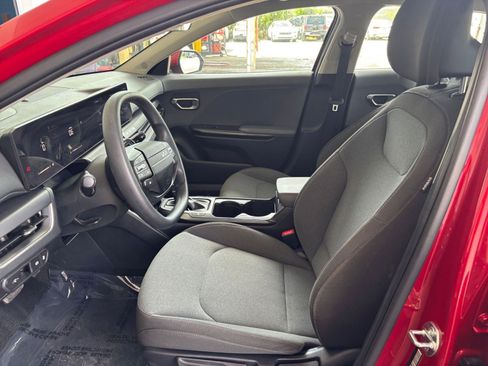 Used 2025 Kia K4 FWD image 29