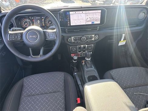 New 2025 Jeep Gladiator Mojave w/ Convenience Group image 18