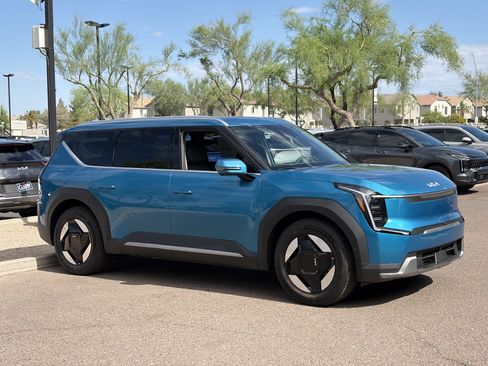 New 2026 Kia EV9 Wind AWD/4WD image 33