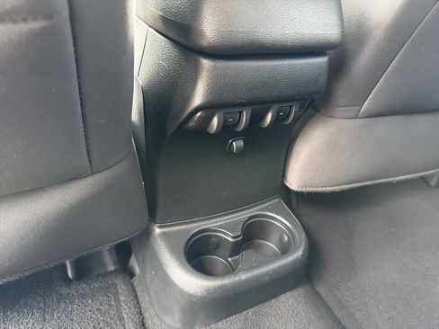 Used 2018 Jeep Wrangler Unlimited Sahara AWD/4WD image 13