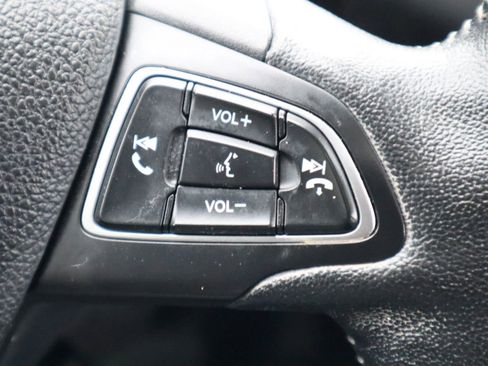 Used 2019 Ford Escape SE image 26