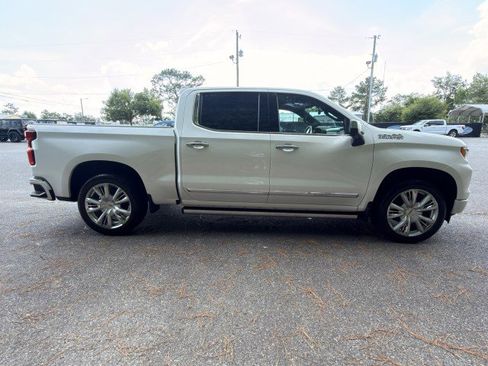 Used 2024 Chevrolet Silverado 1500 High Country w/ Technology Package AWD/4WD image 3